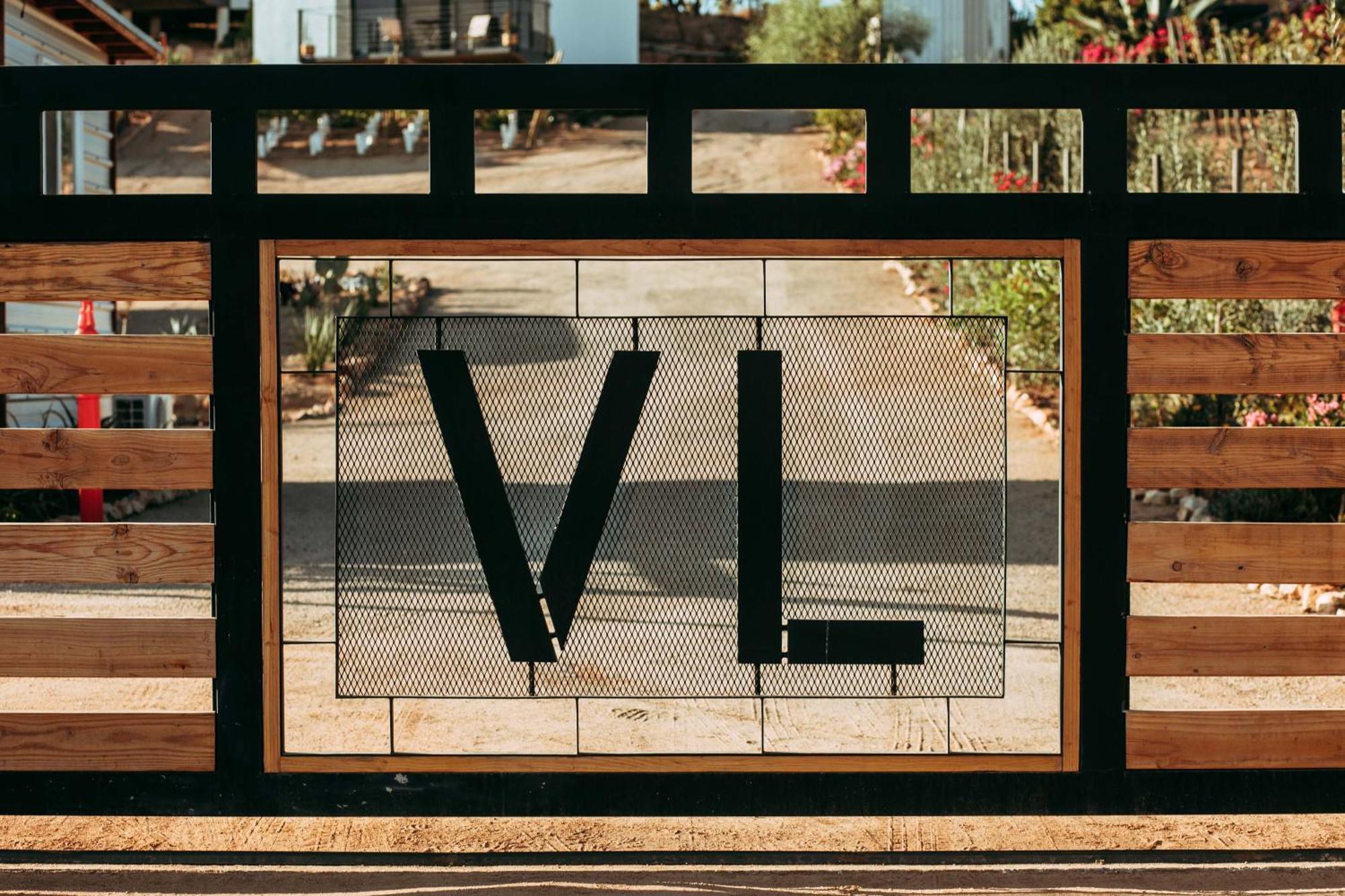 Vl Uno Bed & Breakfast เอนเซนาดา ภายนอก รูปภาพ