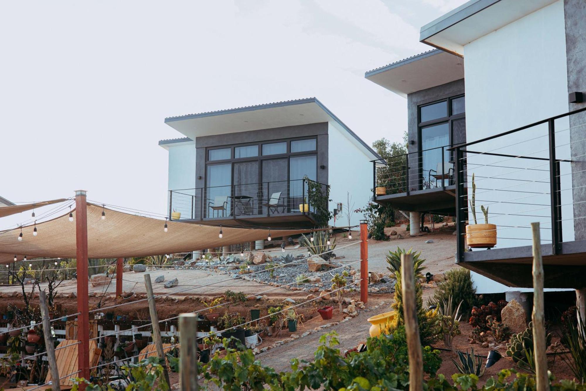 Vl Uno Bed & Breakfast เอนเซนาดา ภายนอก รูปภาพ