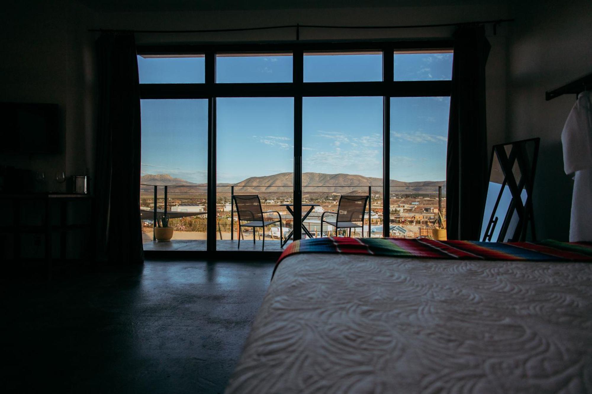 Vl Uno Bed & Breakfast เอนเซนาดา ภายนอก รูปภาพ