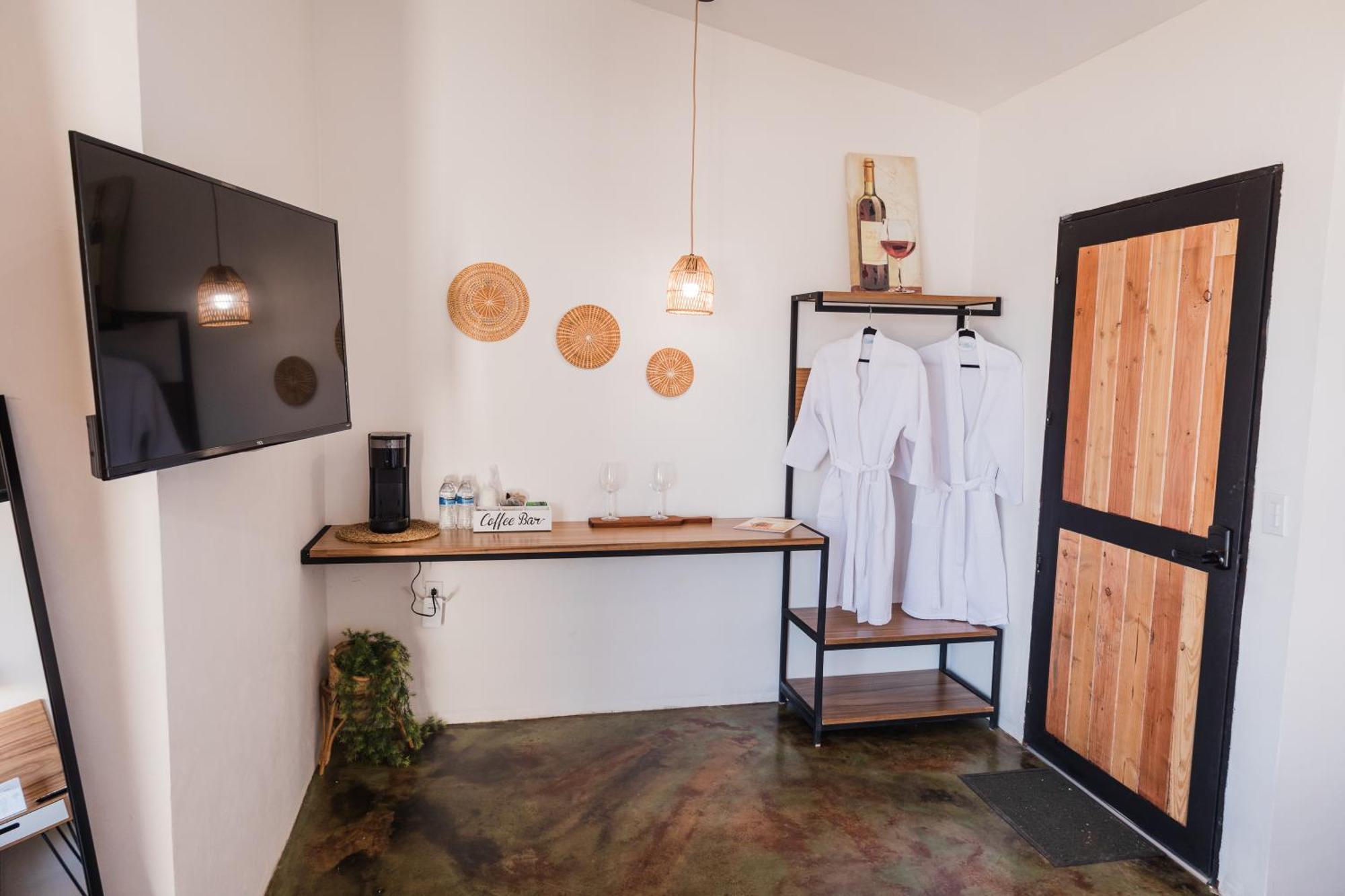 Vl Uno Bed & Breakfast เอนเซนาดา ภายนอก รูปภาพ