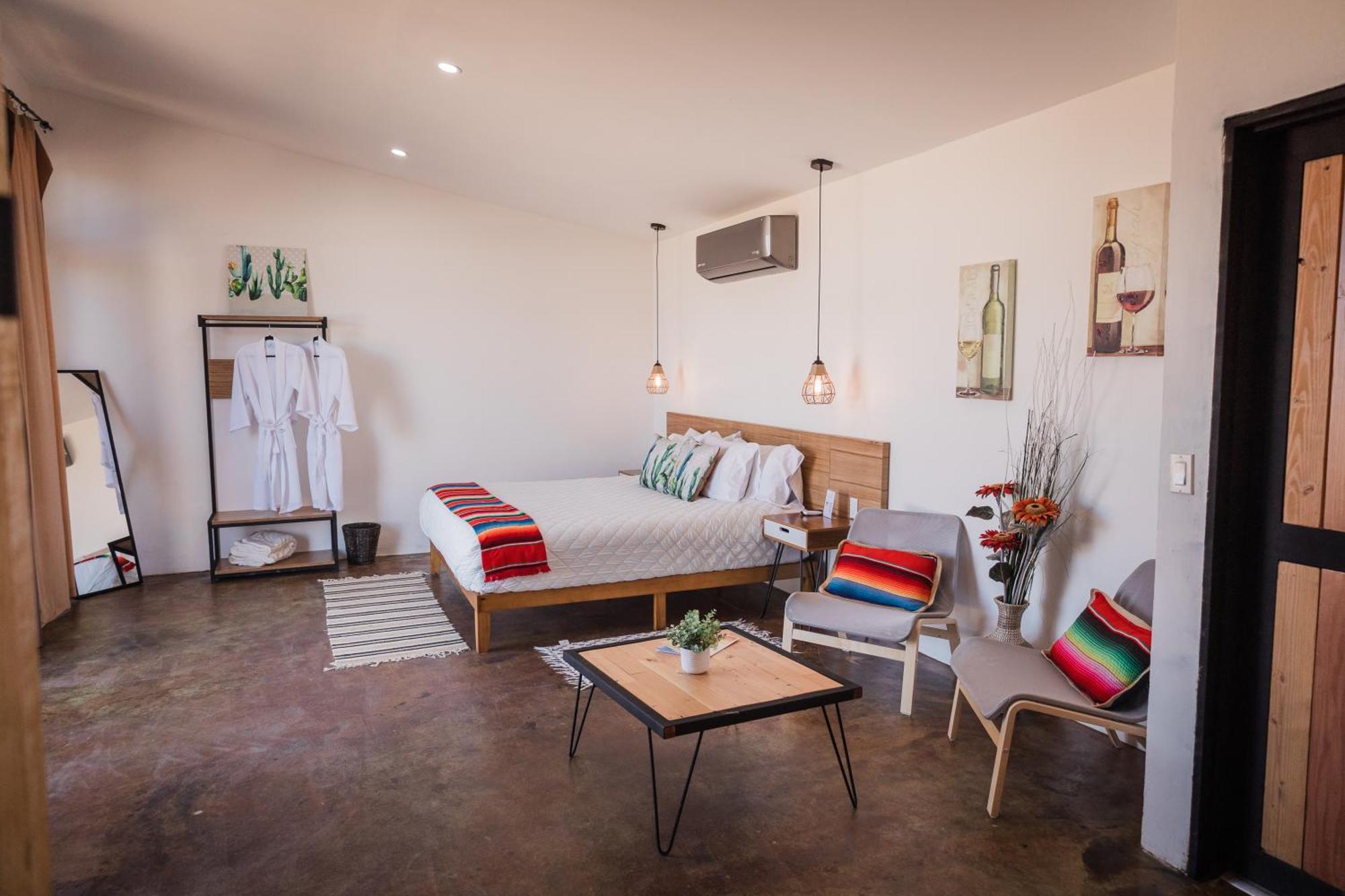 Vl Uno Bed & Breakfast เอนเซนาดา ภายนอก รูปภาพ