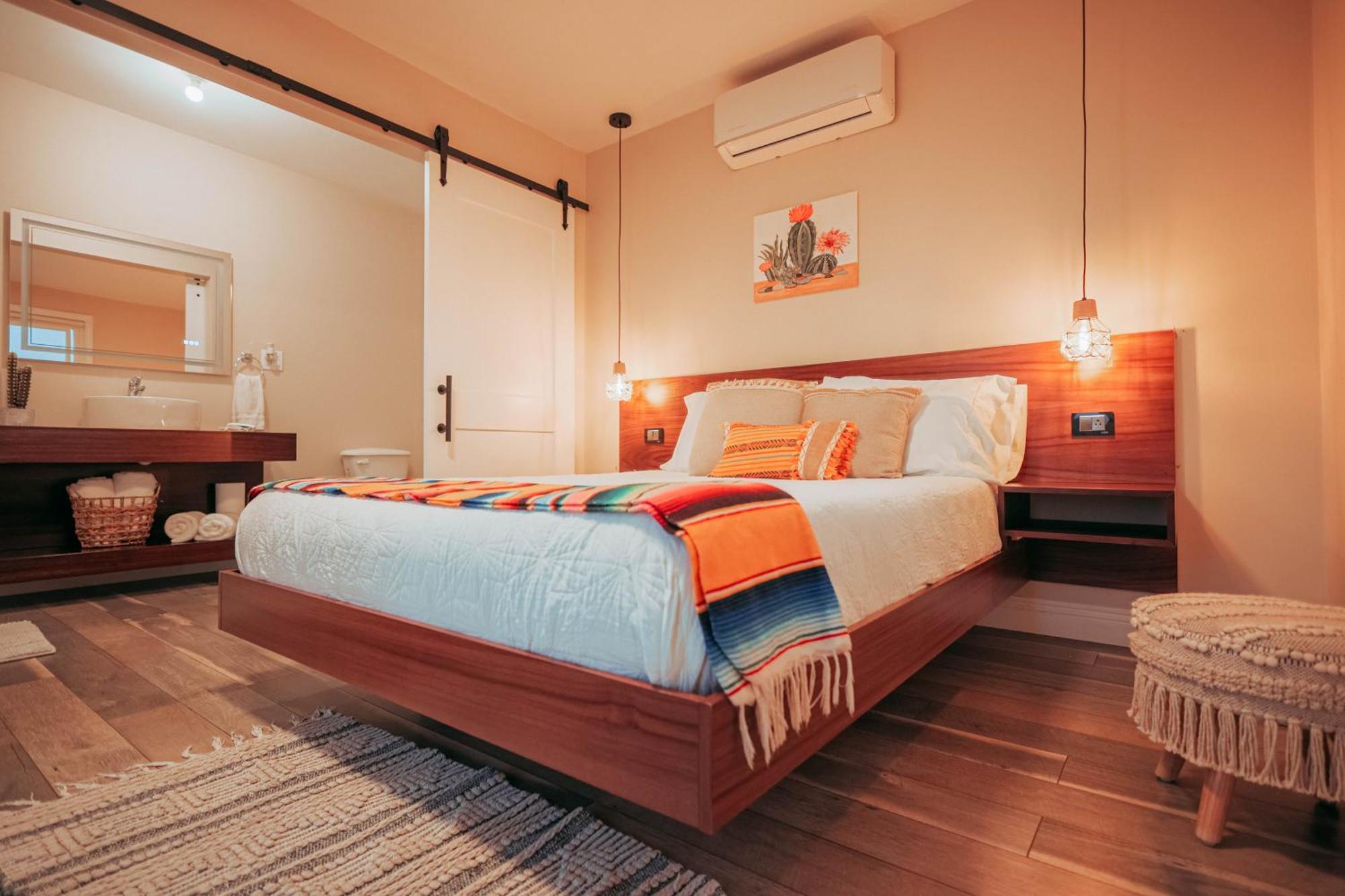 Vl Uno Bed & Breakfast เอนเซนาดา ภายนอก รูปภาพ